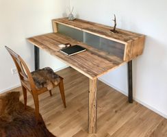 Schreibtisch aus Altholz