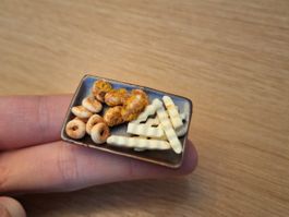 Handmade Nuggets Pommes Zwiebelringe Teller