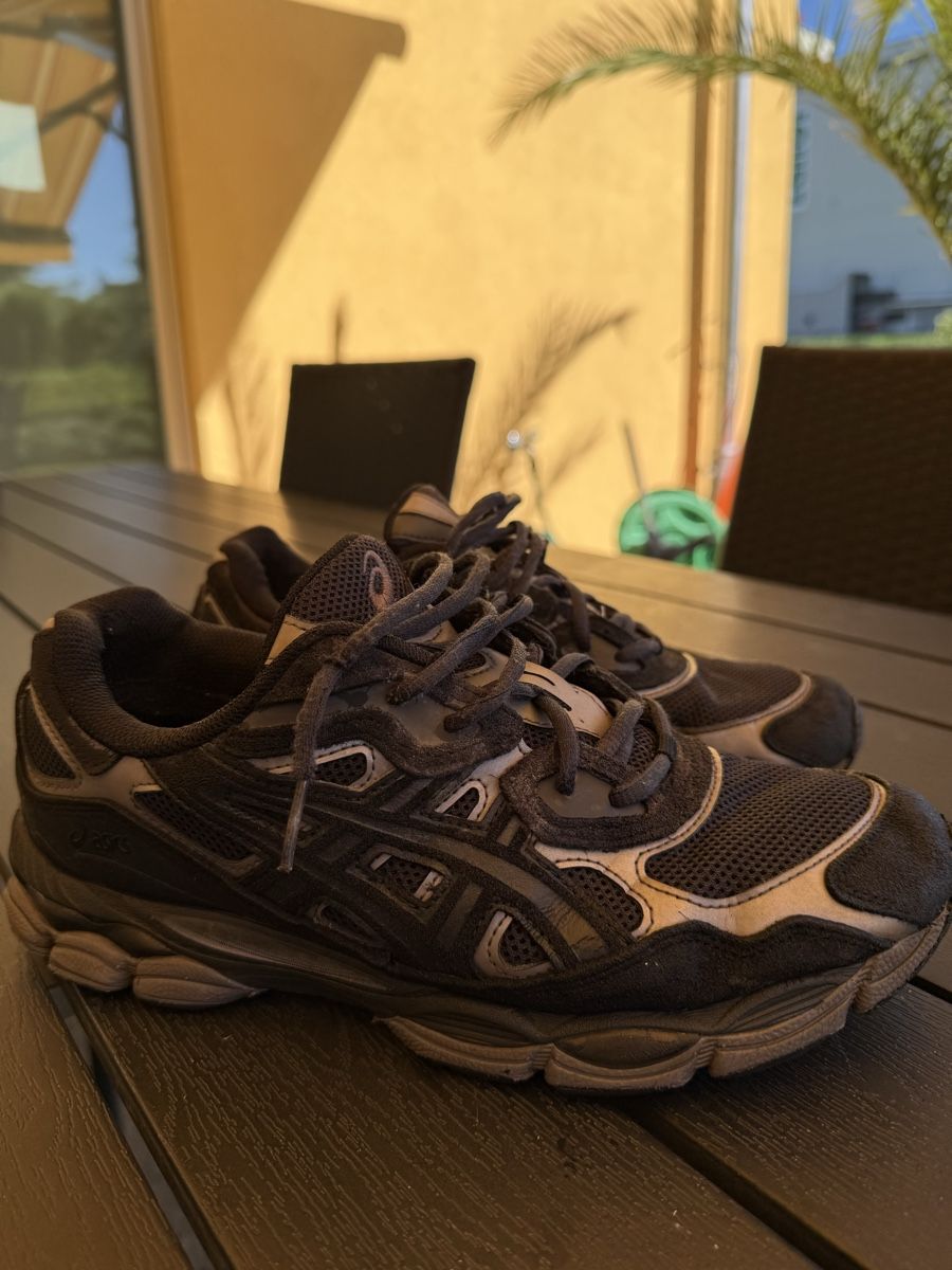Scarpe da uomo: Asics Gel-NYC Graphite Grey Black – Usato da Huttwil venduto da sar_lbv8