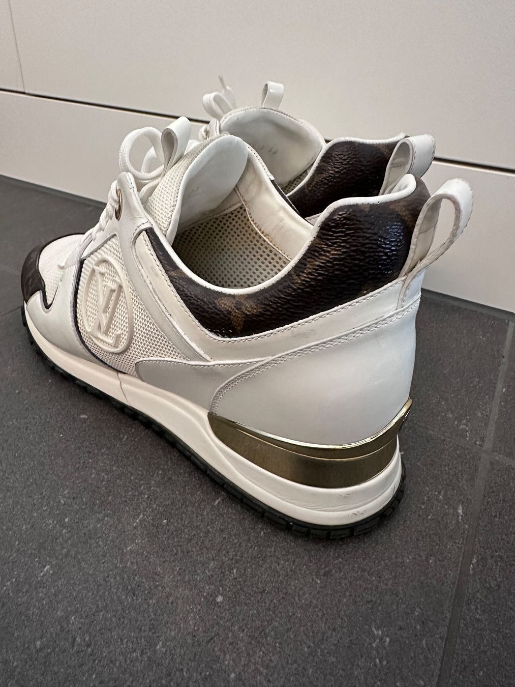 Louis Vuitton Scarpe da donna: Louis Vuitton Run Away Sneaker - Gr. 38 – Usato da Rüti ZH venduto da Jasmina.S27 1