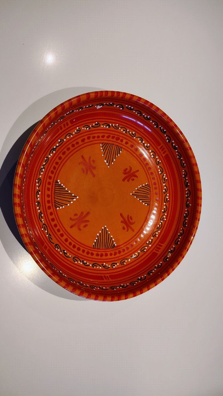 Piatti di portata: Plat tunisien 25 cm de diamètre acheté en Tunisie – Usato da Puidoux venduto da Sophia70