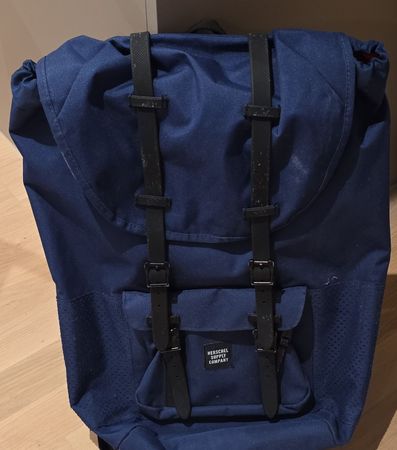 Herschel Rucksack blau mit Schnallen gebraucht