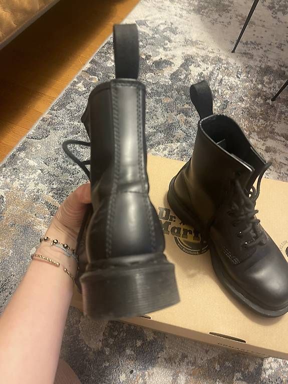 Herrenschuhe: Dr. Martens black Edition NEU Gr. 37 NP 200.- – Gebraucht aus Cham von bree88 3