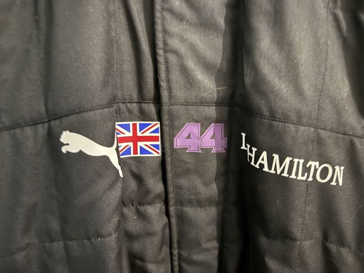 Completi: Lewis Hamilton Rennanzug – Usato da Wängi venduto da Hami22 1