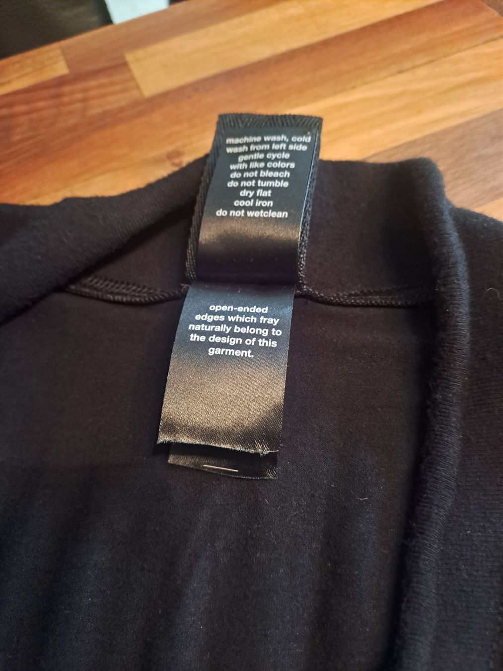 Maglioni & Felpe: Schwarzer Pulli von Rundholz??Gr.M – Usato da Emdthal venduto da kasira 3