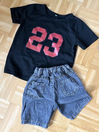 Ensemble t-shirt noir et short taille 110/116