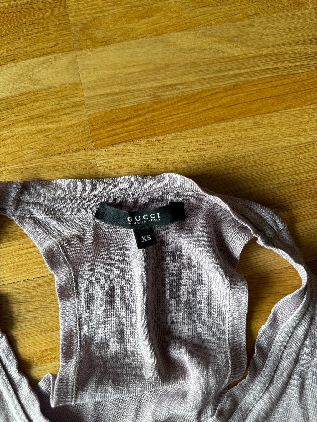 Gucci Top: Gucci 100% Silk lilac top – Usato da Fribourg venduto da mariedw 3