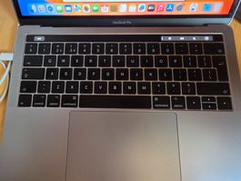 Apple MacBook Pro Notebook grau gebrauchter Zustand