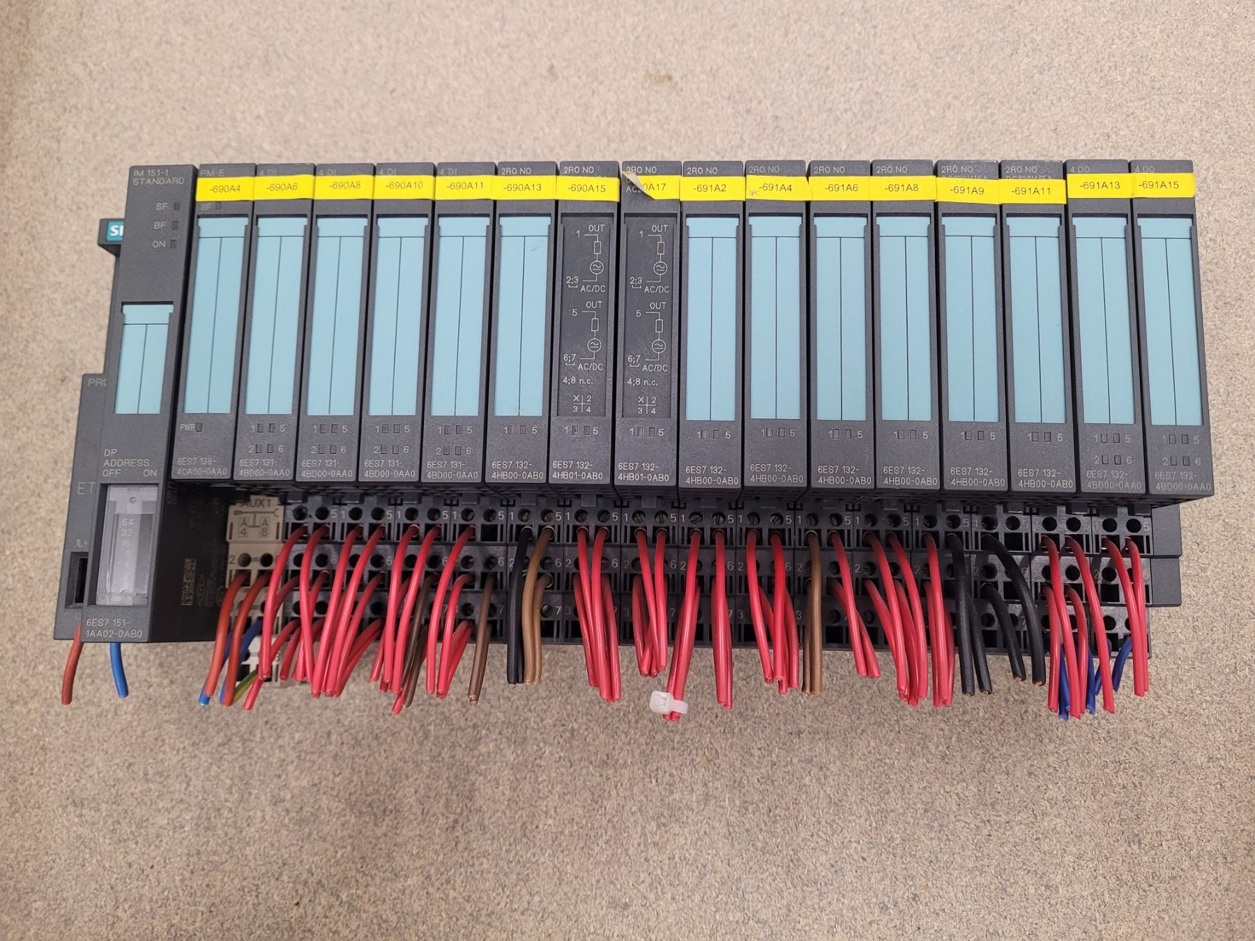 Siemens Componenti elettronici: Siemens SPS ET 200S – Usato da Vitznau venduto da Vitznau84