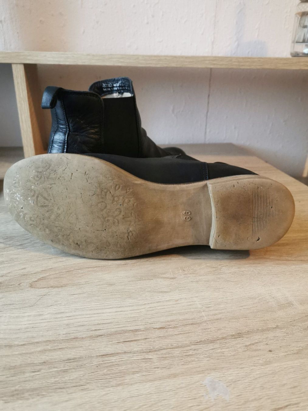 Scarpe da donna: Schwarze Stiefelleten Grösse 36 – Usato da Unterägeri venduto da Fiobi 4