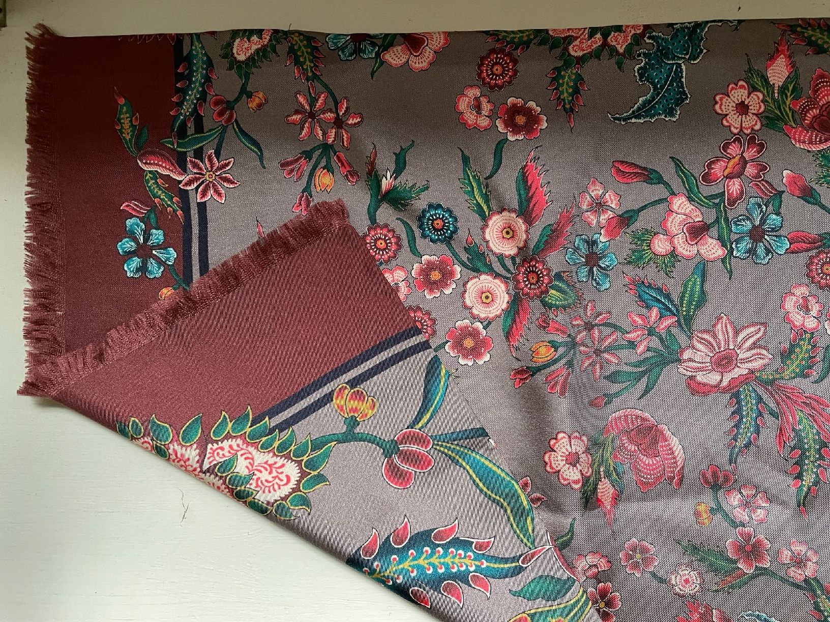Gucci Foulard & Sciarpe: Orginal Gucci Flora Seidenstola – Usato da St. Gallen venduto da DiesundDas. 3