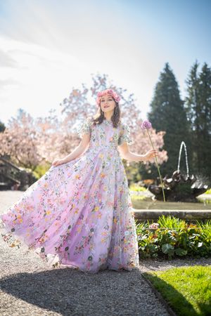 Stunning Floral Embroidered Maxi Dress XS-s