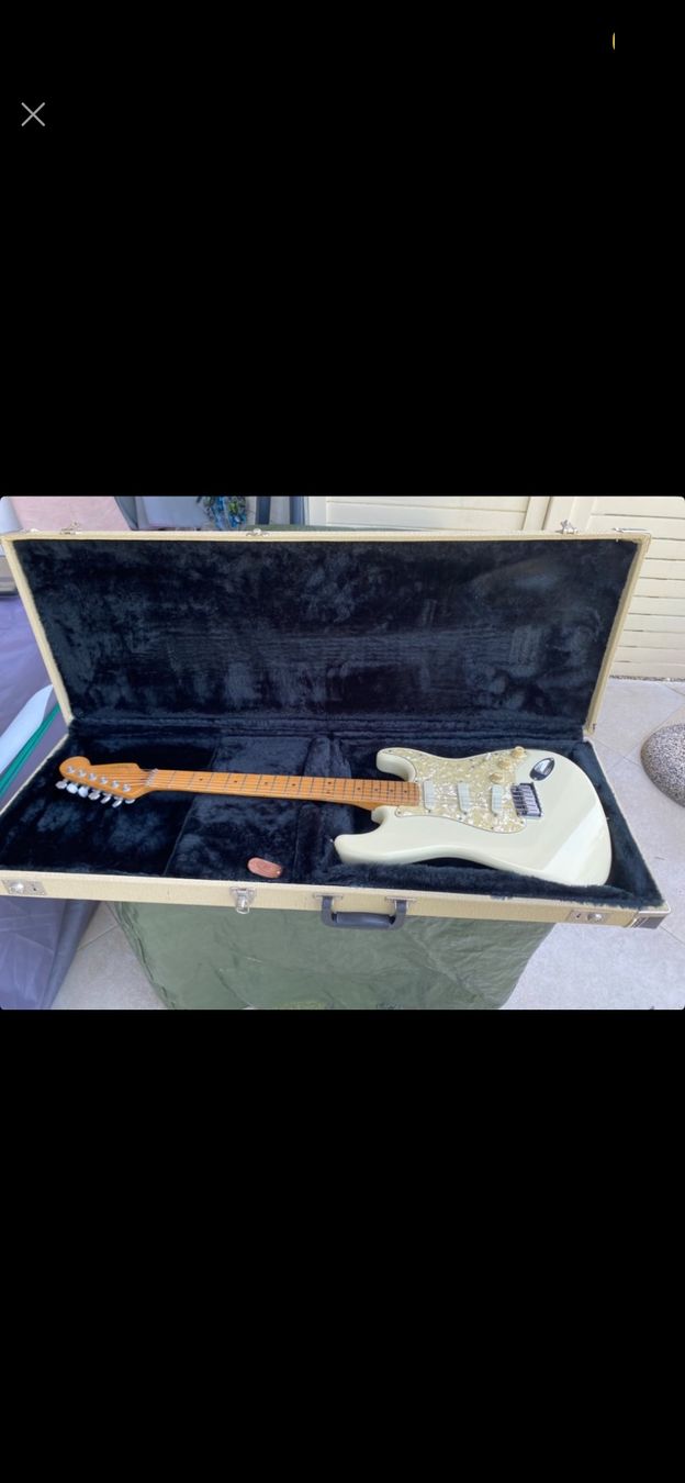Fender Strumenti musicali: Fender Stratocaster plus 1997 – Usato da Les Charbonnières venduto da bap_s68x