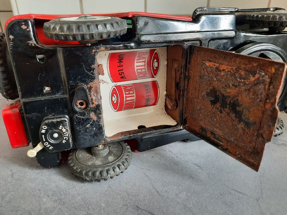 MADE IN JAPAN 1960. FD NAMURA, JEEP de POMPIER, en TÔLE. 6