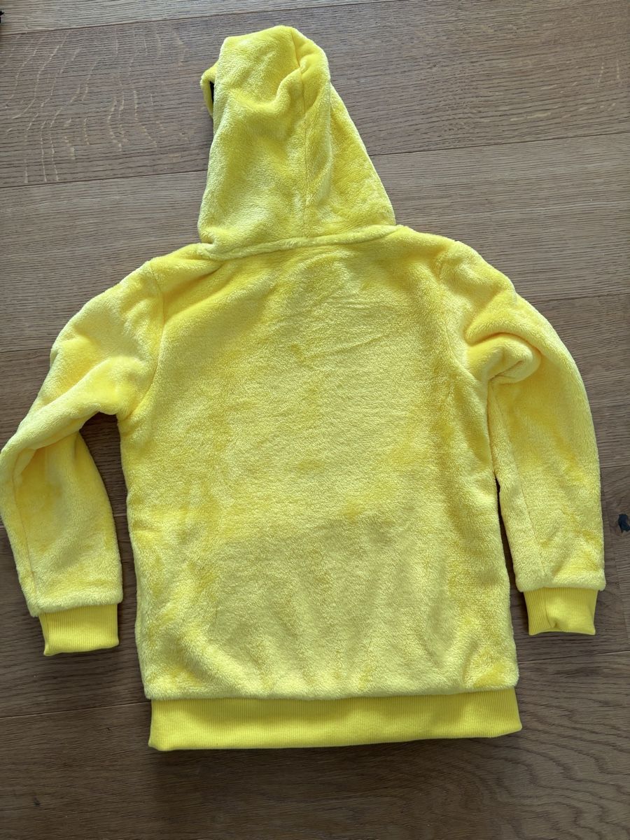 Pulls et sweat-shirts: Pokemon Pikachu Hoodie – Neuf avec emballage d'origine à Würenlos par Ashley24 4