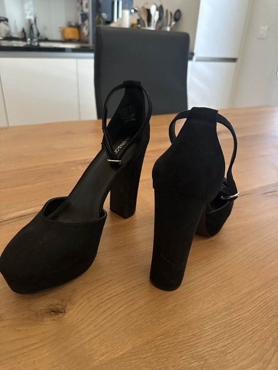 Scarpe da donna: Schuhe schwarz Damen Grösse 39/40 – Nuovo (secondo la descrizione) da Dürrenäsch venduto da ali_827q 1
