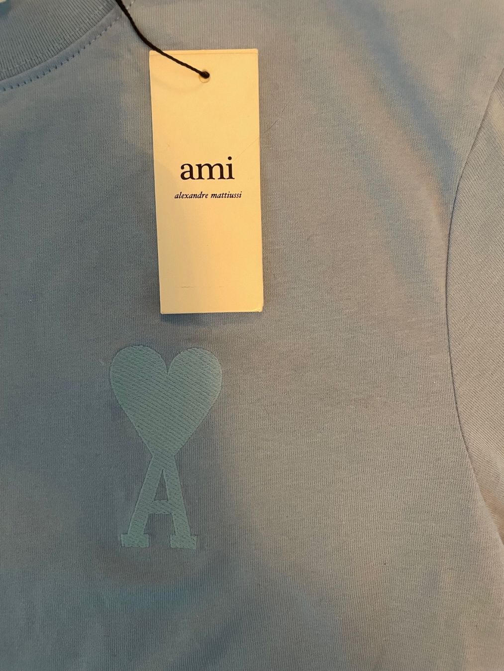 T-shirts: T-Shirt Ami hellblau Grösse M mit Etiket – Neuf avec emballage d'origine à Zürich par colonius 1