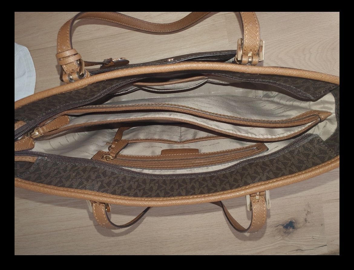 Michael Kors Taschen für Damen: Michael Kors Handtasche braun Leder – Gebraucht aus Zollikofen von leg_hkb8 1