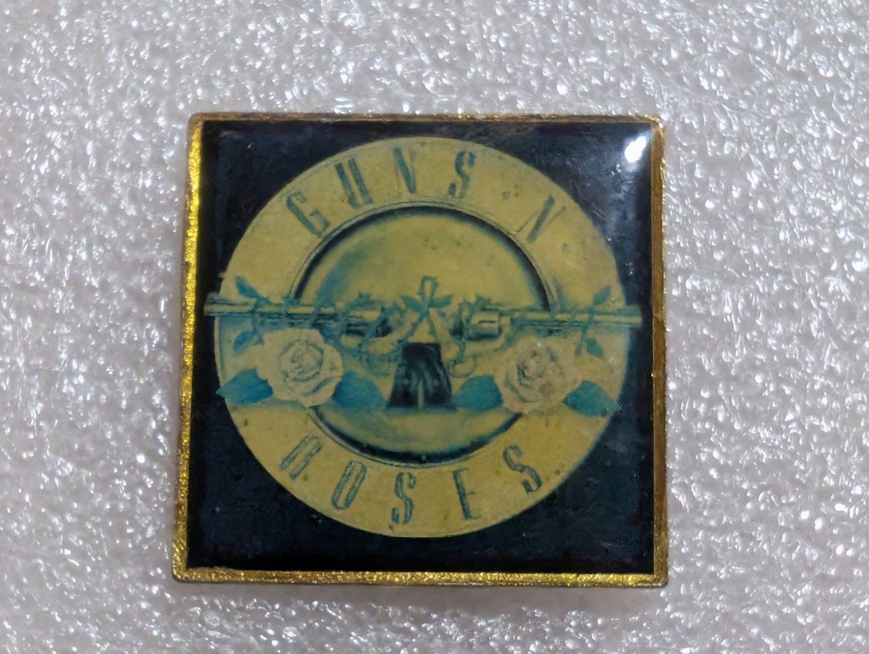 Plaquettes & Badges: Ansteckpin 147: Guns N Roses – D'occasion à Oppligen par Pin-Fall-Shop