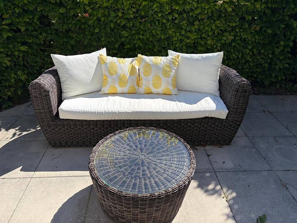 Divani: Canapé et table jardin – Usato da Epalinges venduto da lprado