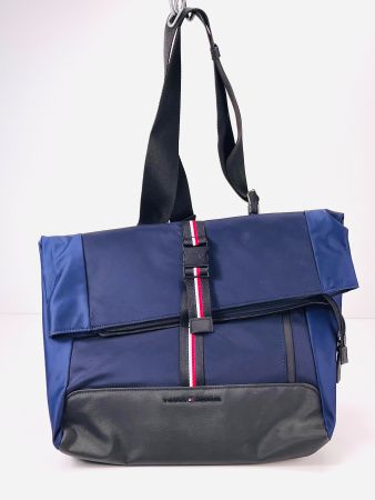 TOMMY HILFIGER Rolltop Highline Messenger Bag – 10–14 Liter