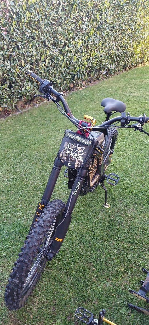 Sur-Ron Enduro: Surron light bee 60v 60a – Usato da Renens VD venduto da Kitealex