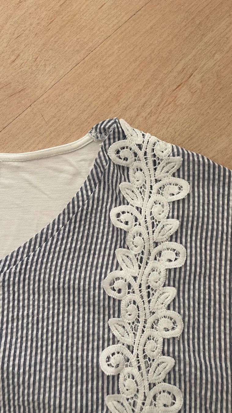 T-Shirts: CARTOON gestreiftes Oberteil mit Spitze Gr. 40 – Neu (gemäss Beschreibung) aus Wetzikon ZH von Schrungus 2