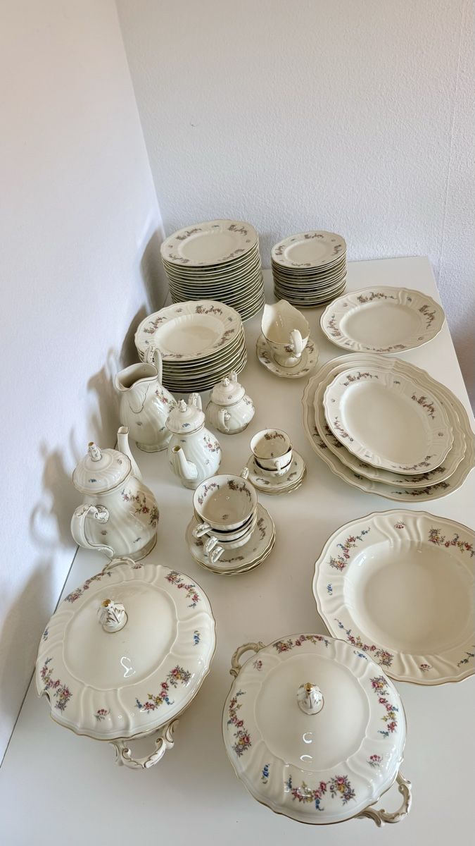 Rosenthal Set di piatti: Vintage-Service Rosenthal Parzival – Usato da Delemont venduto da ann_ftj8 2
