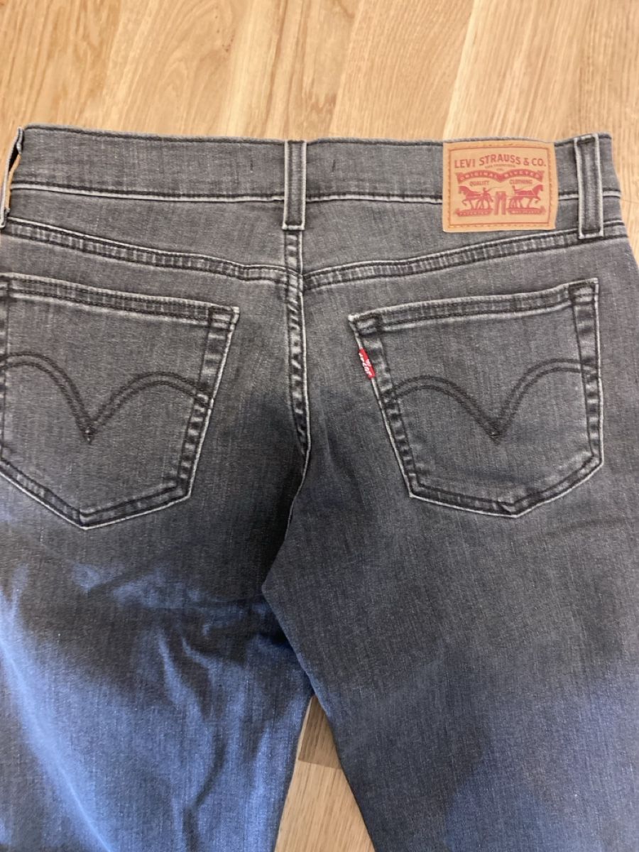 Levi's Jeans: Jeans Levi’s – Usato da Lausanne venduto da lau_8vk7 2
