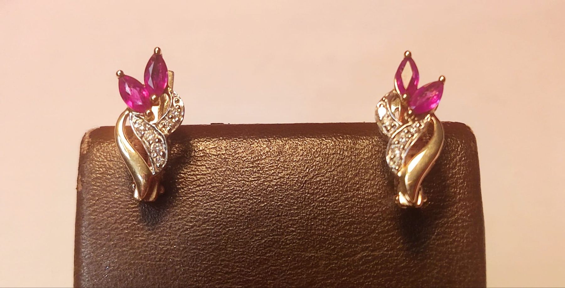 Ohrringe & -stecker: Ohrringe mit Diamanten und Rubinen – Neu und originalverpackt aus Zürich von edu_kvc6 3