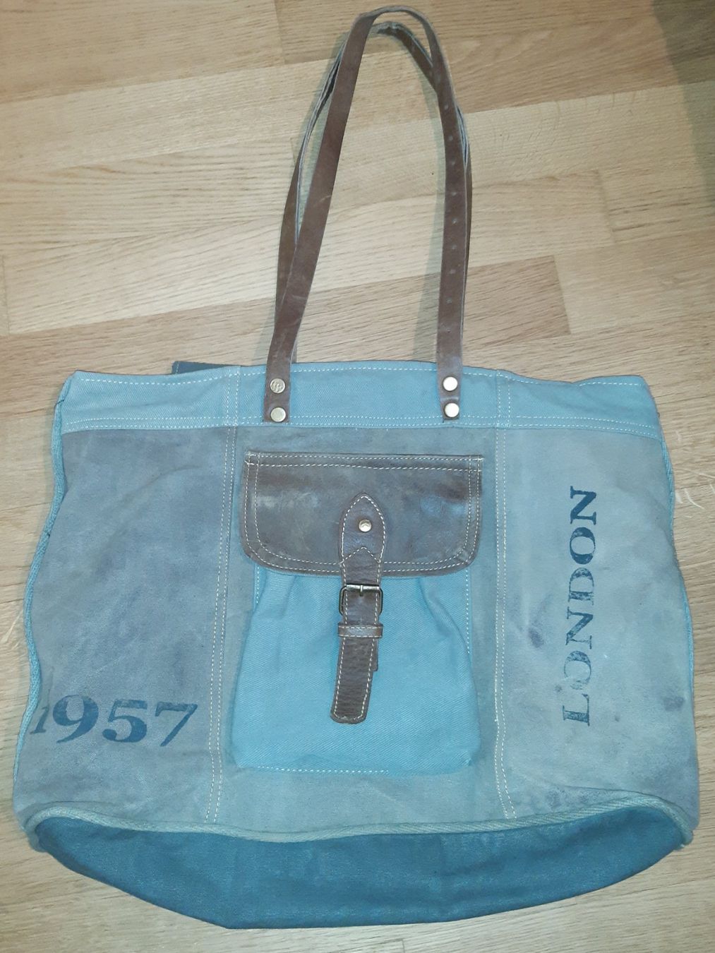 Taschen für Damen: Grosse Tasche – Gebraucht aus spiez von fea.thala