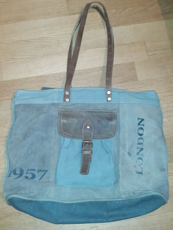 Grosse Tasche