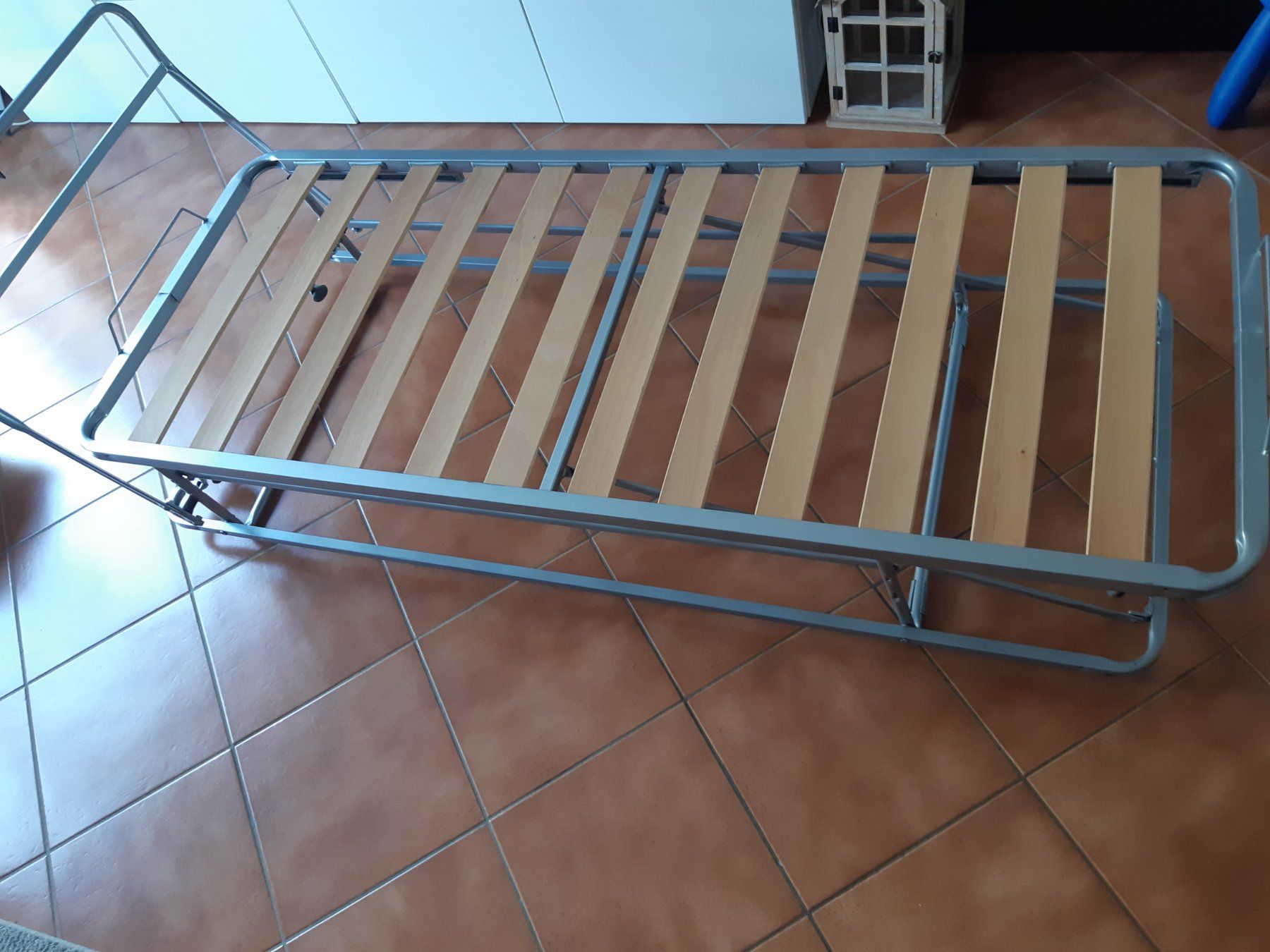 Letti: Letto pieghevole salvaspazio. – Usato da Magliaso venduto da Dlele