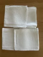 vier Damast Servietten