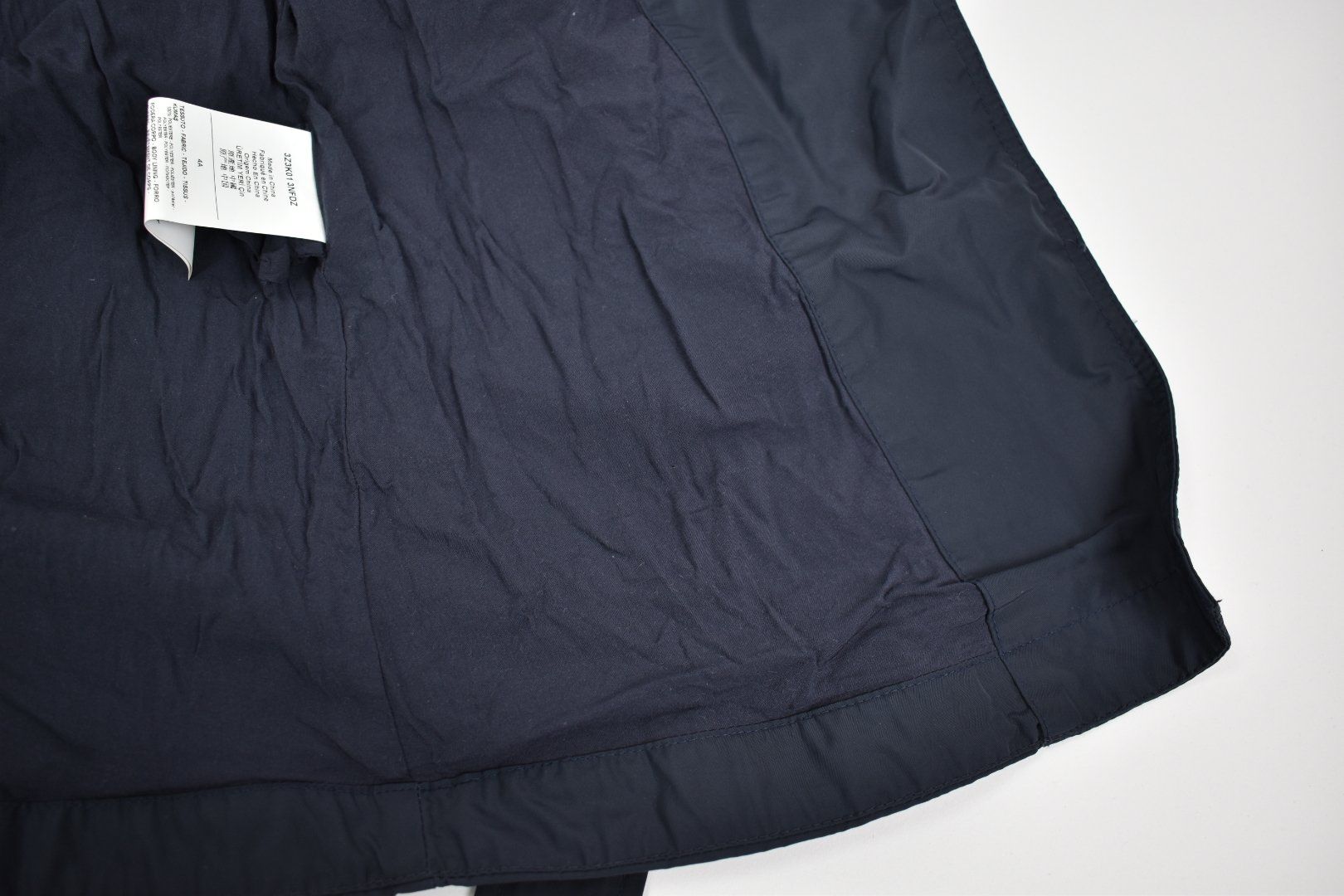 Armani Giacche & Cappotti: Armani Junior Trenchcoat, Mädchen, Gr.104 – Nuovo (secondo la descrizione) da Nürensdorf venduto da 2ND_STORY 5