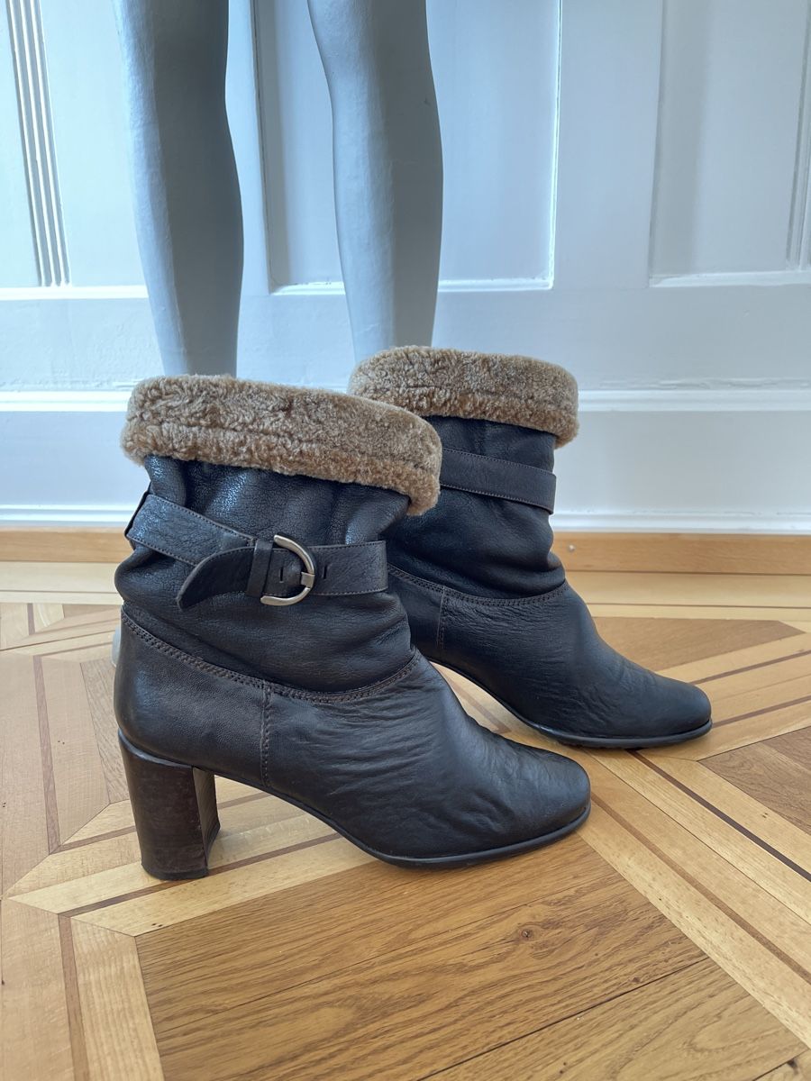 Stuart Weitzman Scarpe da donna: Herbst-Winterstiefeletten Stuart Weitzman – Usato da Zürich venduto da Balanca 1