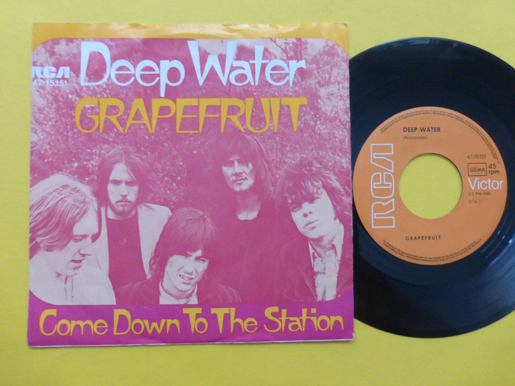 Schallplatten: Grapefruit – Deep Water – Gebraucht aus Zürich von Swiss57
