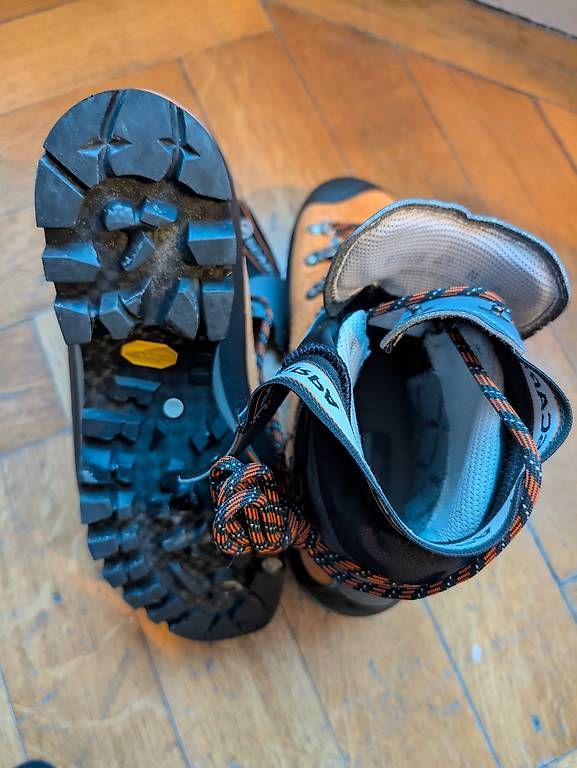 Scarpa Scarpe da uomo: Scarpa Mountaineering Boots - Size 43, Excellent Condition – Usato da Genève venduto da jonas-eschle