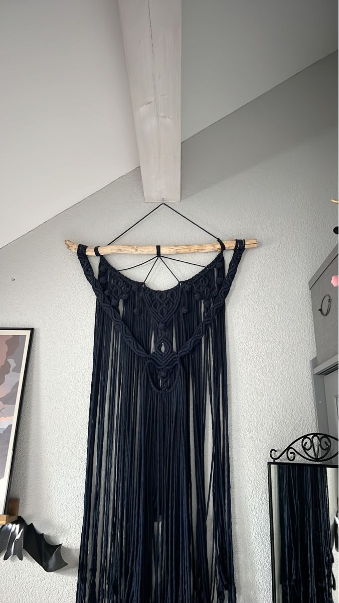 Tutte le decorazioni: Dark blue Macrame Wall Hanging – Usato da Gebenstorf venduto da D0minika