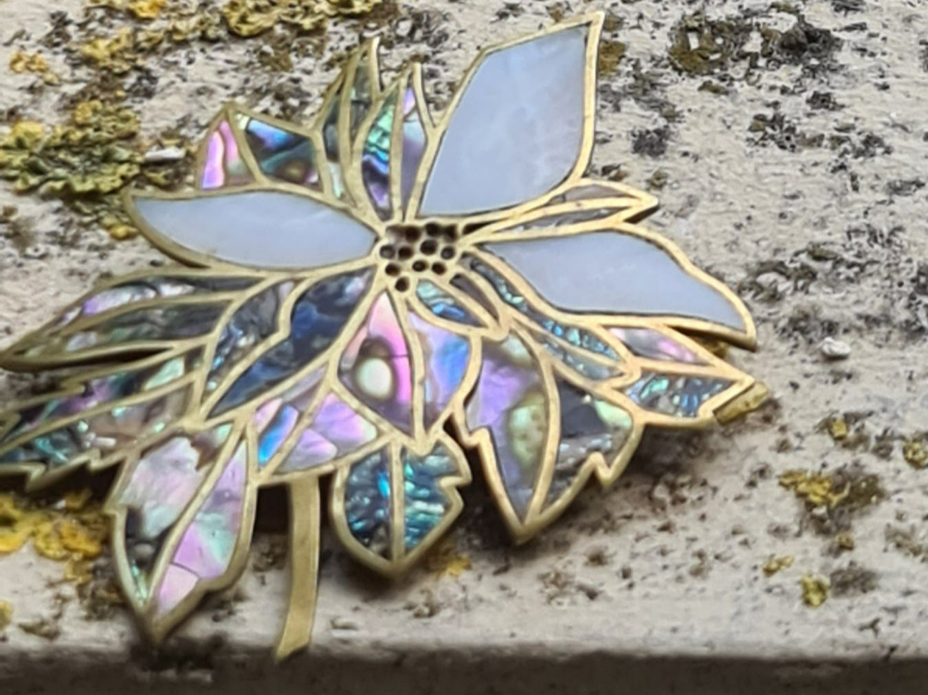 Broschen & Nadeln: Vintage Brosche. Abalone Shell Inlay Silber Messing Mexico – Gebraucht aus Münchenbuchsee von babilibern 2