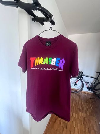 THRASHER RAINBOW SKATE MAG T-SHIRT