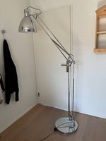 Verstellbare Stehlampe LMT 1668, über 2 m hoch