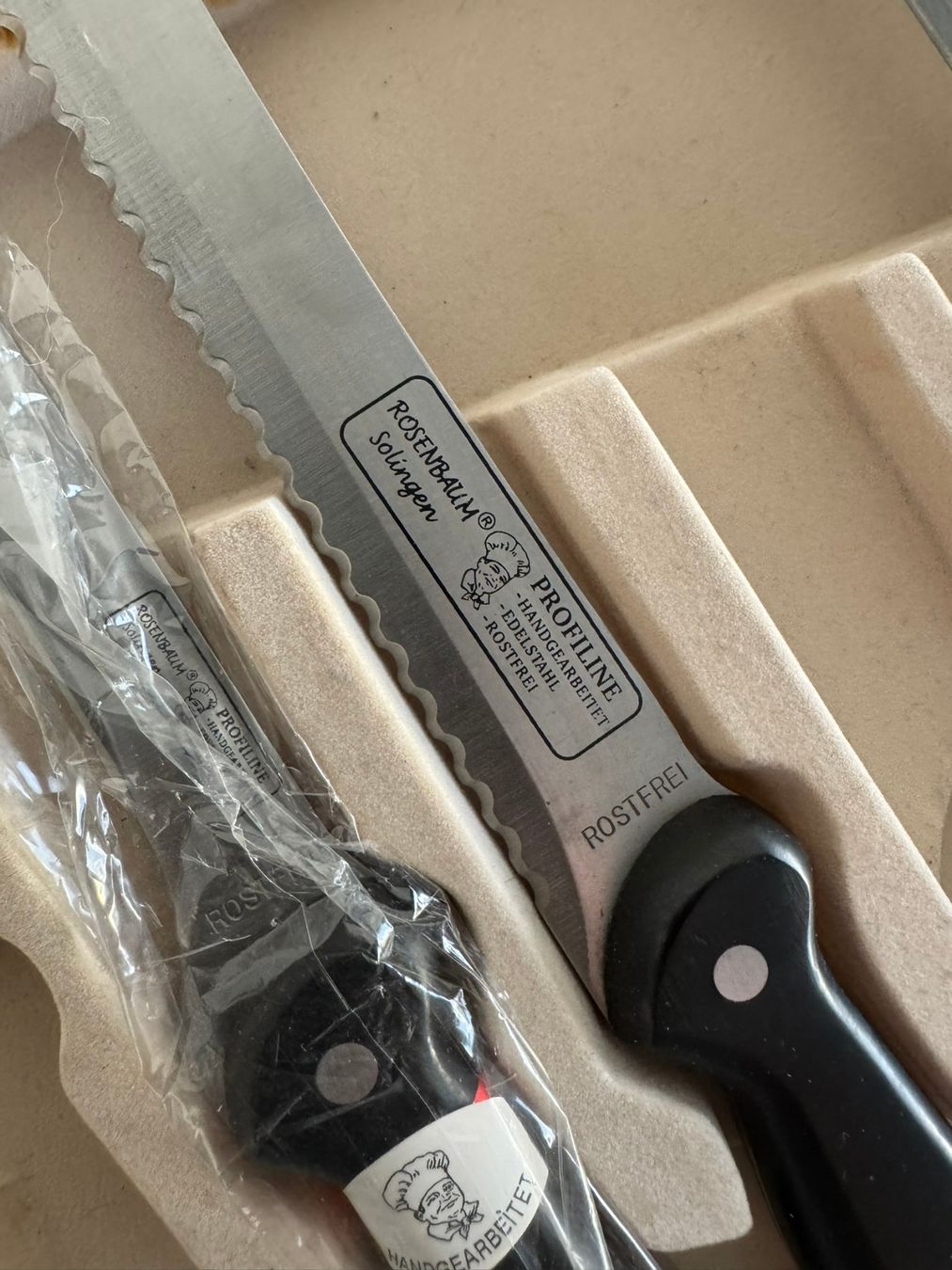 Solingen Coltelli da cucina: Neuwertiges Messer- und Küchen-Set, mit Koffer – Nuovo (secondo la descrizione) da Uhwiesen venduto da mic_kd6g 3