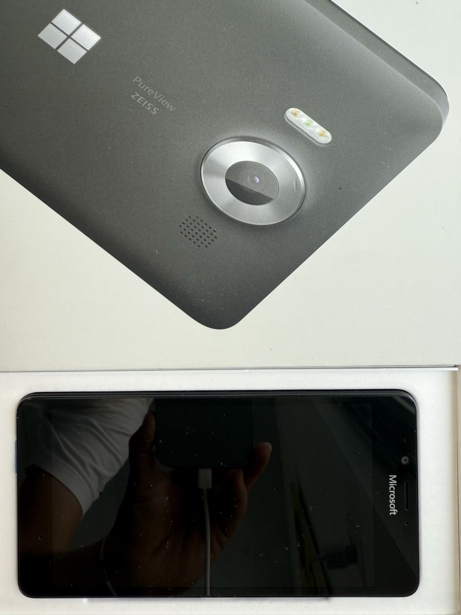 Microsoft Telefoni cellulari / Smartphones: Microsoft – Nuovo (secondo la descrizione) da Sutz venduto da jae_7j2y