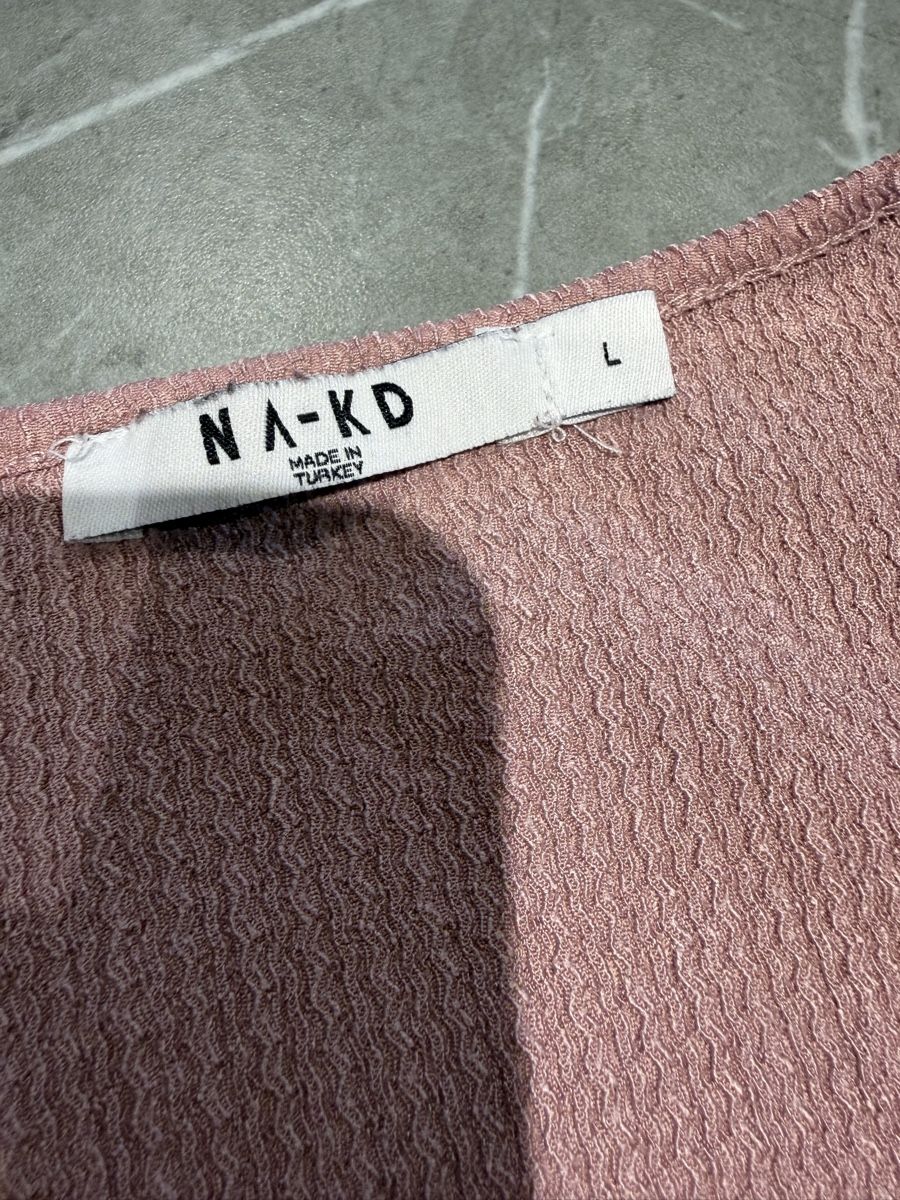Na-kd Lots de vêtements: Zwei NA-KD Wickelpullover Grösse L – D'occasion à Kappel SO par Janni07 1