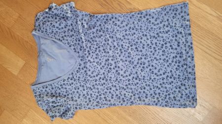 T-Shirt hellblau geblümt von C&A, Grösse XS