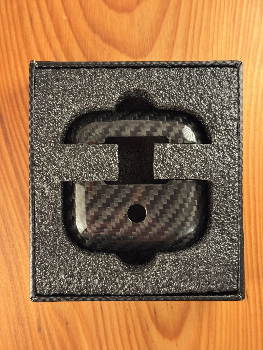 Cover & Protezioni schermo: Carbon AirPods Pro 2 Case – Nuovo e nell'imballaggio originale da Bern venduto da Nanzza
