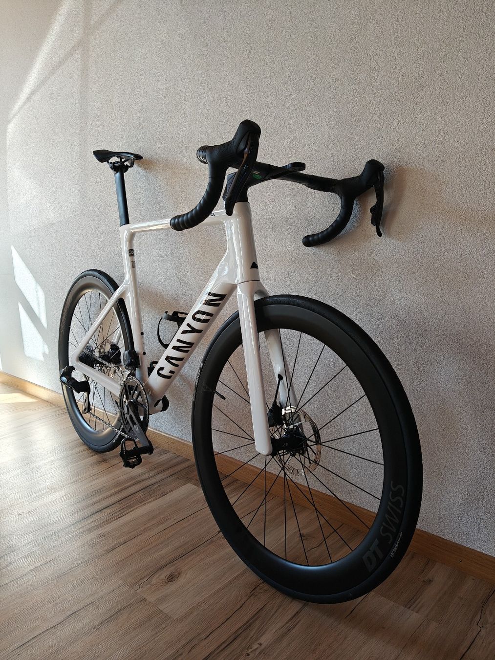 Canyon Vélos: Canyon Aeroad CF SLX 7 AXS – Neuf (Voir description) à Ebnat-Kappel par Sara.07