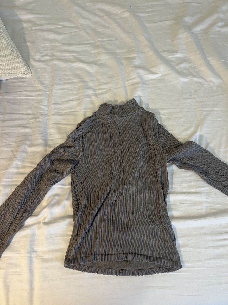 Stradivarius Tops: Grey stradivarius top – Gebraucht aus Pully von ari_78pk 1