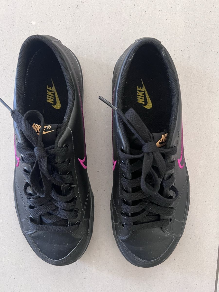 Nike Scarpe da donna: Baskets Nike noires et roses, pointure 37.5 – Usato da Lausanne venduto da monaliza1998 1